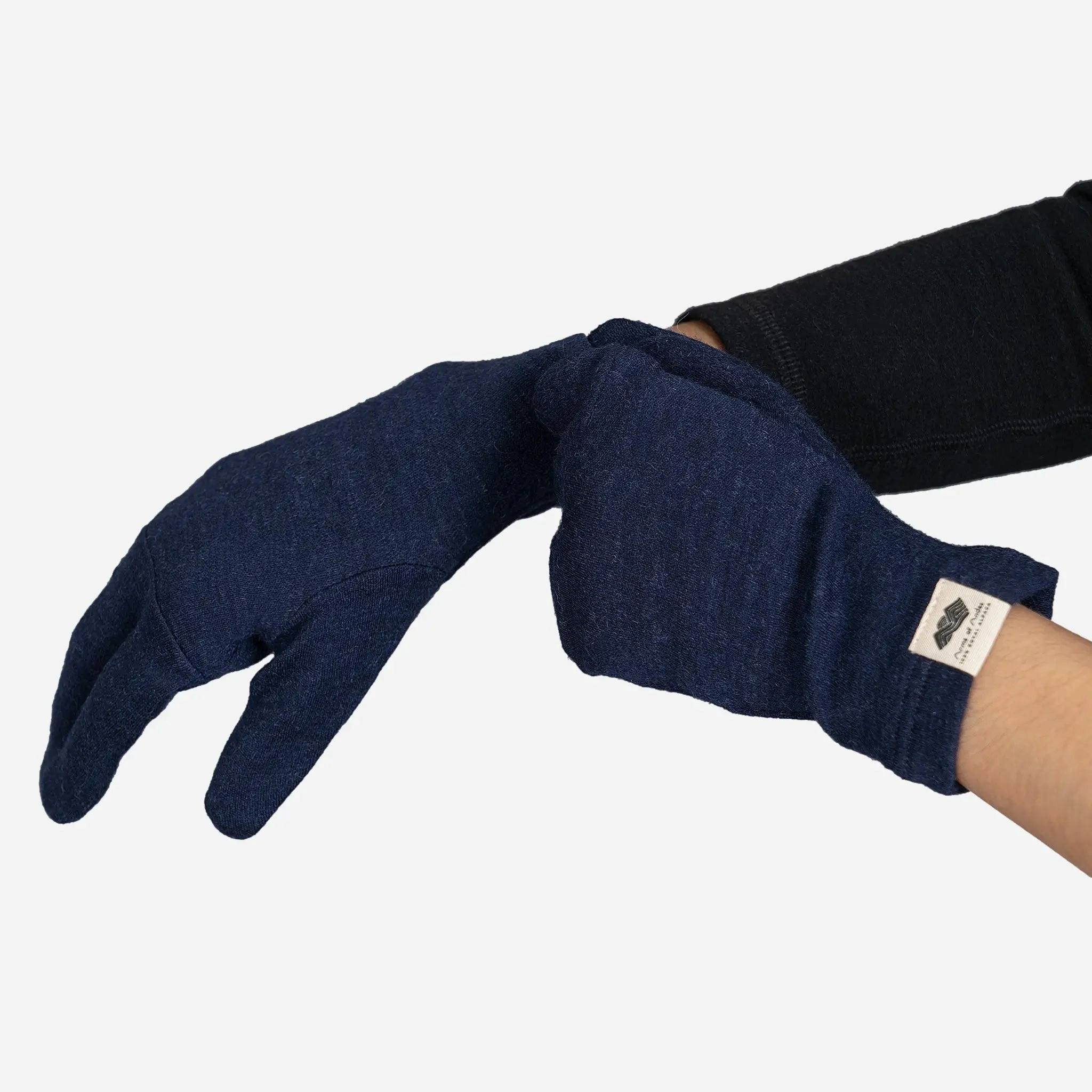 Cozy Alpaca Gloves: Featherlight Warmth. Unisex Style. Simply Perfect.
